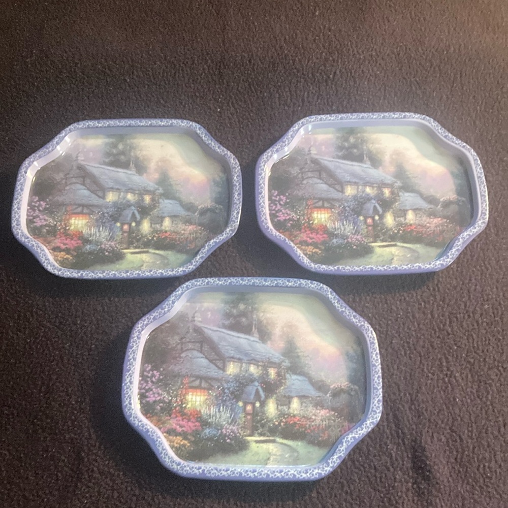 Vintage Pre-Owned 1992 Thomas Kinkade Trays Enhanced Cottage